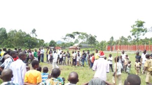Arsene introducing the day to the community